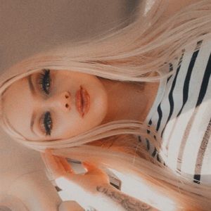 Meet your Posher, Ashley